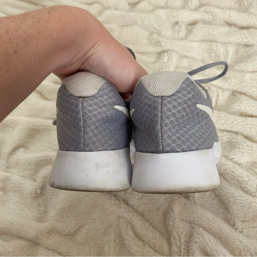 Nike Roshe grey women's sneakers